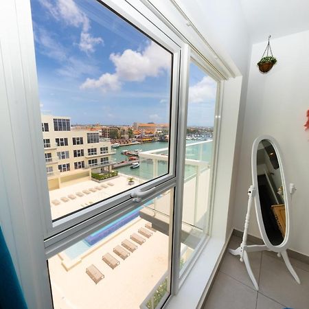 Luxury Condo With Infinity Pool & Ocean View Oranjestad Exteriér fotografie