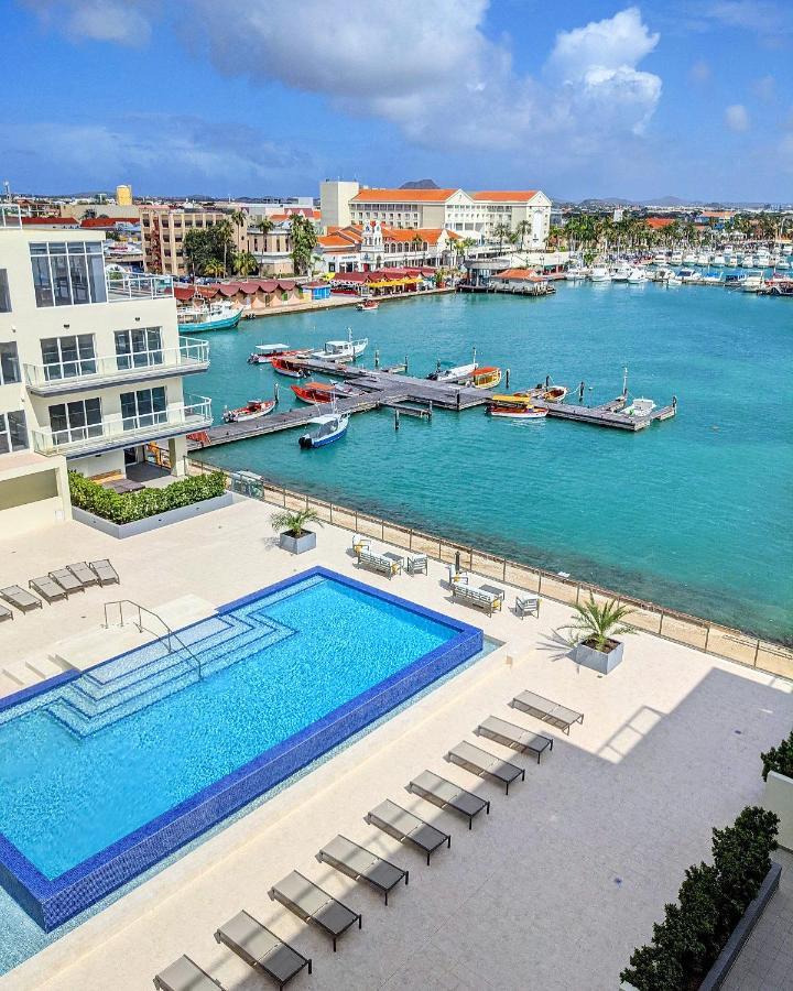 Luxury Condo With Infinity Pool & Ocean View Oranjestad Exteriér fotografie