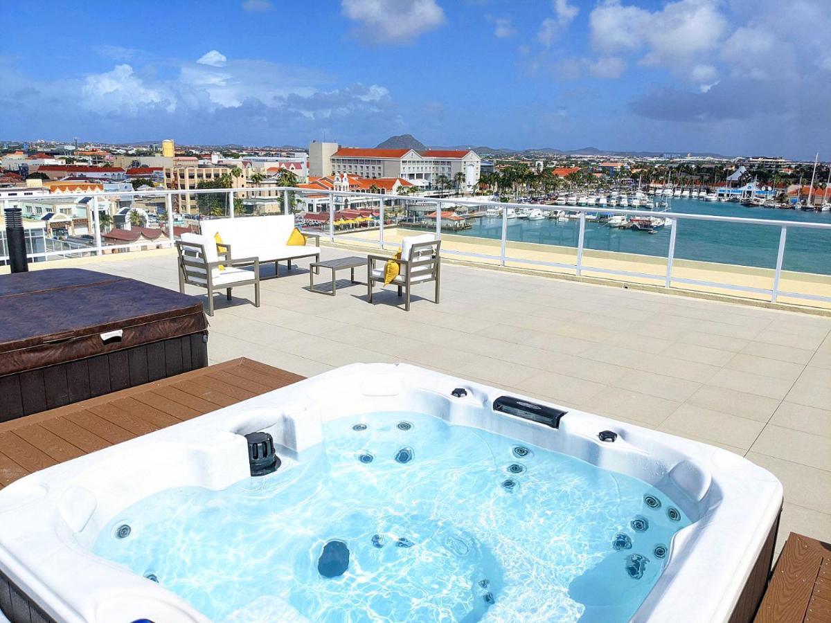 Luxury Condo With Infinity Pool & Ocean View Oranjestad Exteriér fotografie