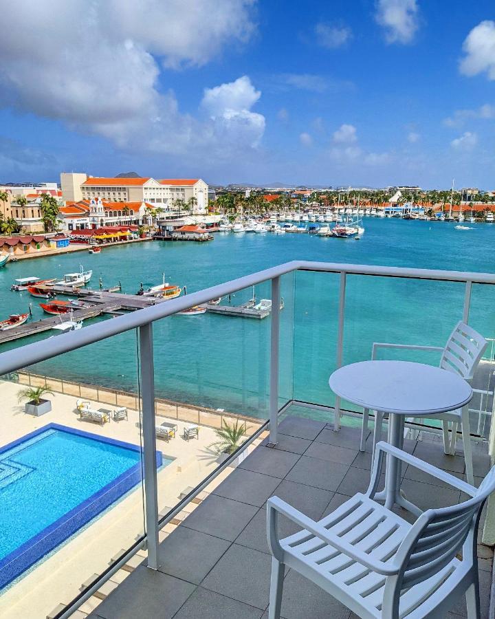 Luxury Condo With Infinity Pool & Ocean View Oranjestad Exteriér fotografie