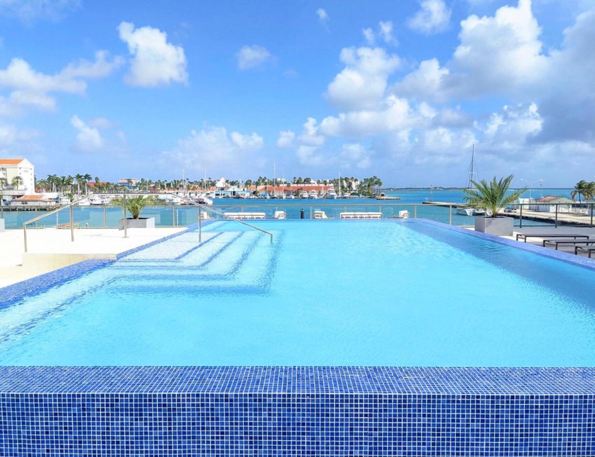 Luxury Condo With Infinity Pool & Ocean View Oranjestad Exteriér fotografie